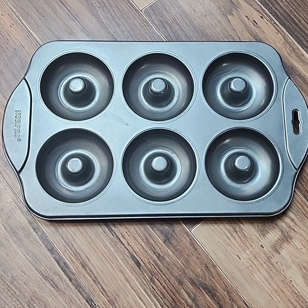 Nopro non-stick 6‎ count doughnut pan